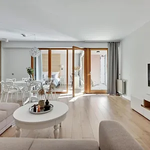 Apartament Aura - Riverside & Parking By Downtown, Gdańsk